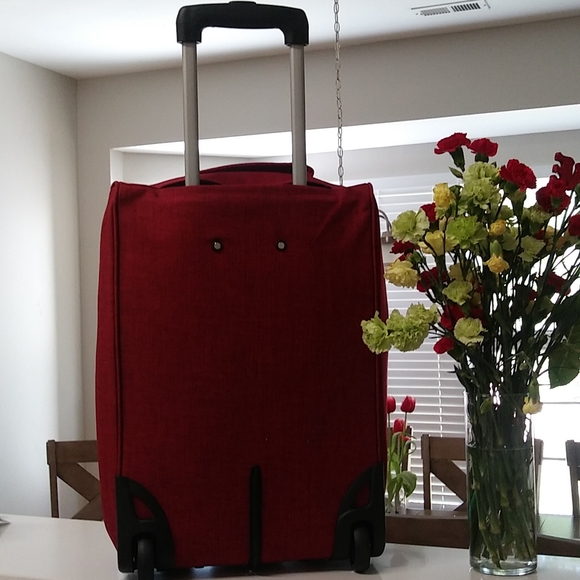 Softside Carry On Luggage Two-Tone Polyester 900D Red. Collapsible - Picture 3 of 10